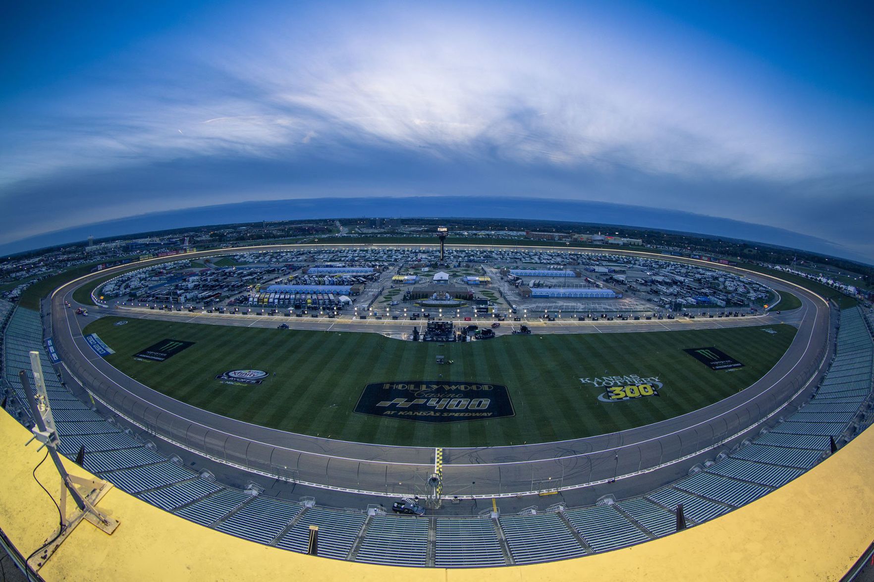 Hollywood Casino 400